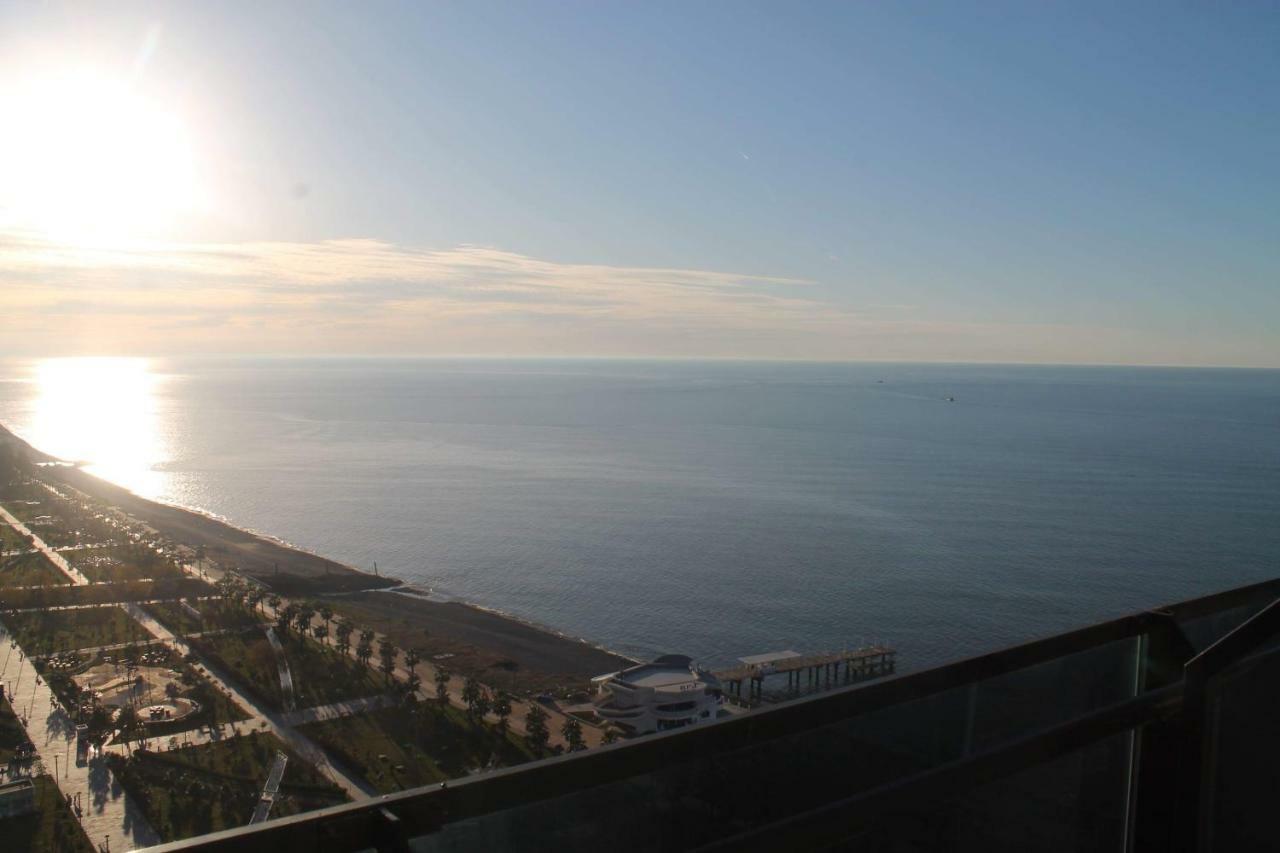 Coast Batumi Apart Hotel Esterno foto