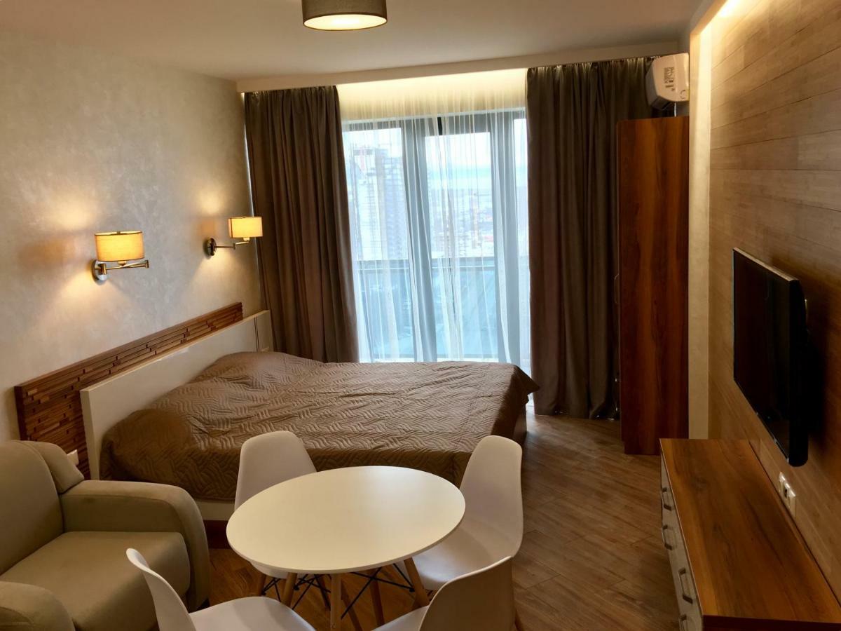 Coast Batumi Apart Hotel Esterno foto