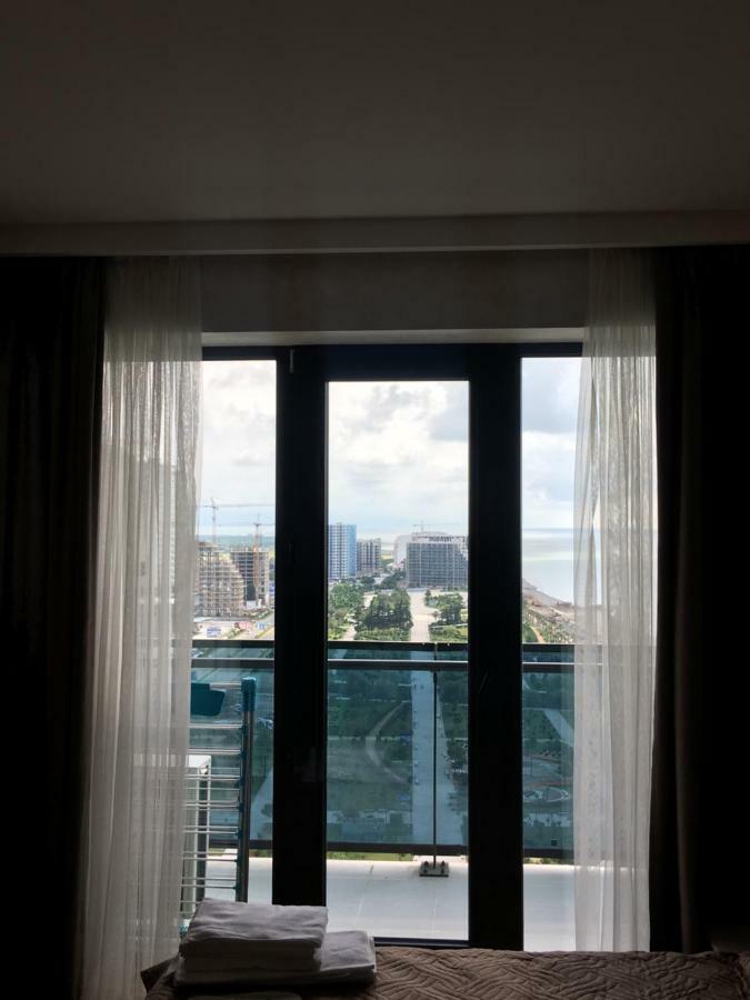 Coast Batumi Apart Hotel Esterno foto